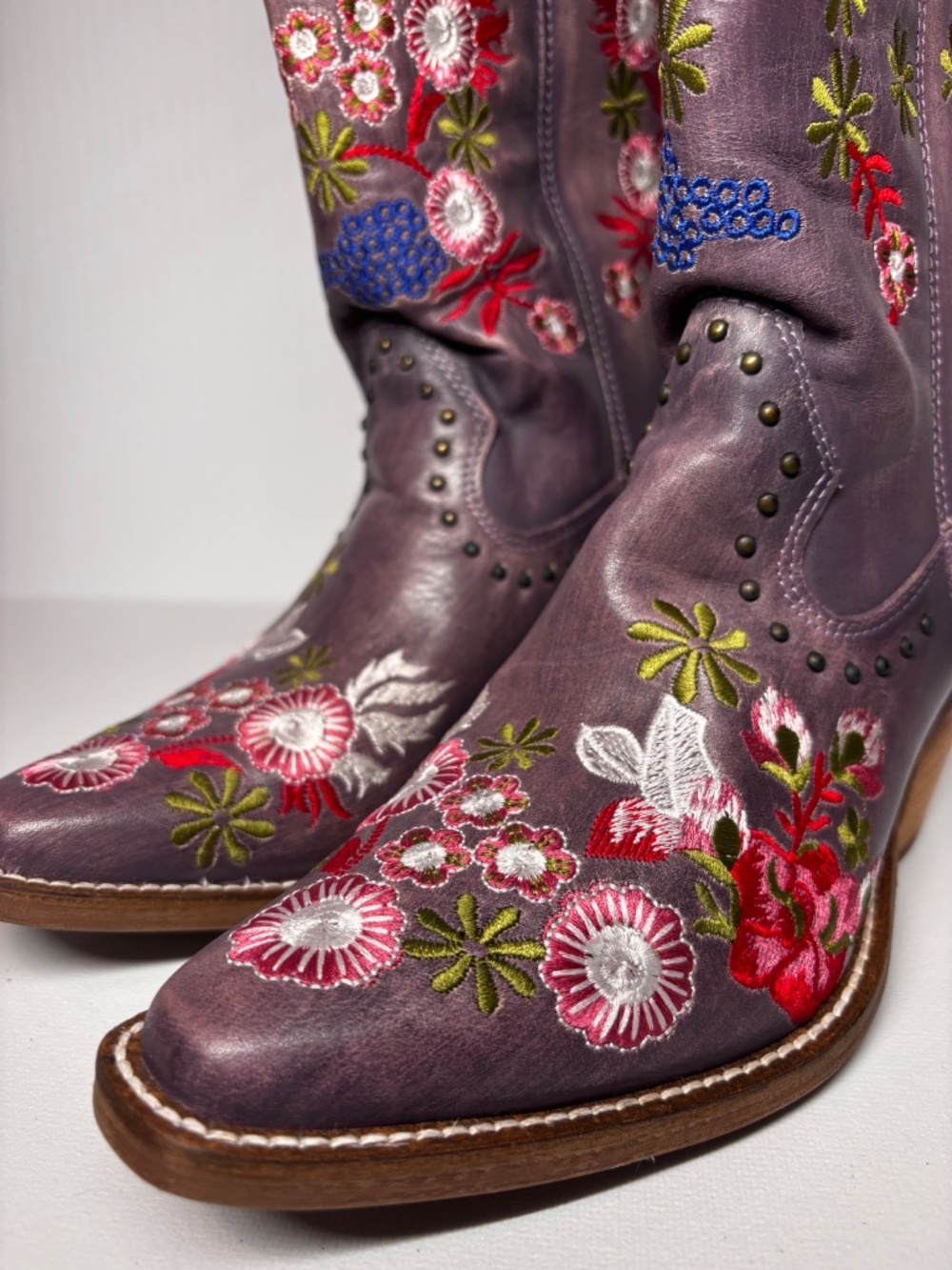 Dingo Lavender Floral Embroidered Leather Cowboy Boots Studded Western Size 6 - Picture 3 of 16
